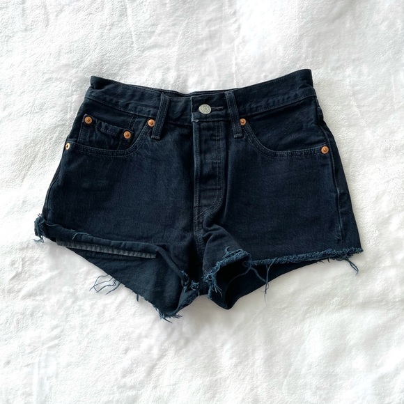 Levi's Pants - Levi’s 501 high rise shorts sz 24 (p68)